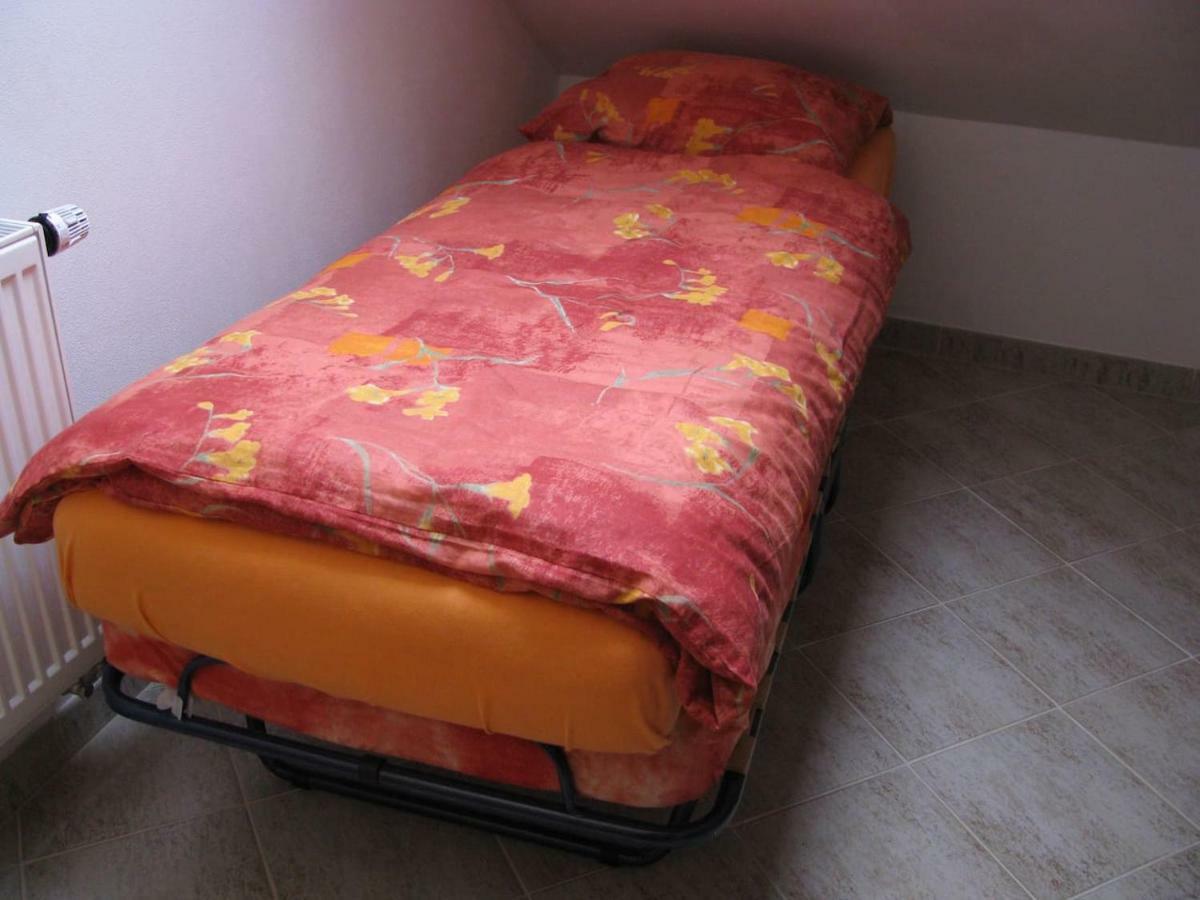 Obora 827 Nova Bystrice Villa Bagian luar foto
